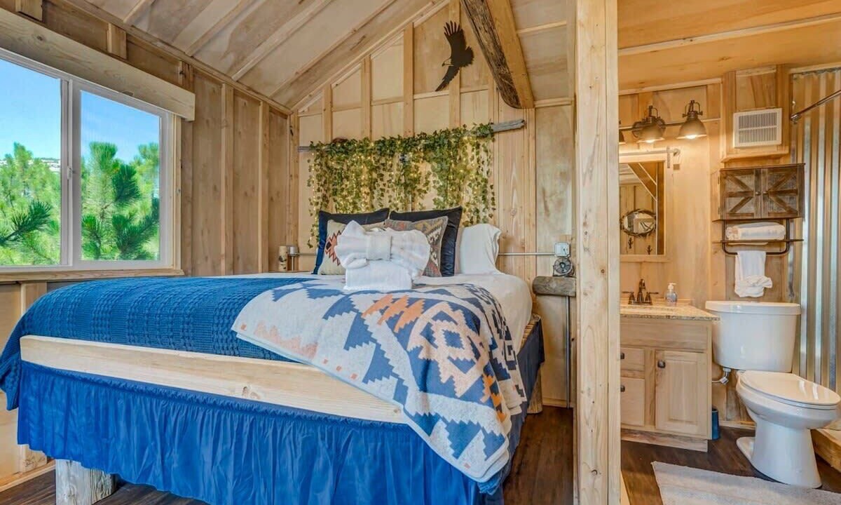 Photo of Bedroom in Larkspur