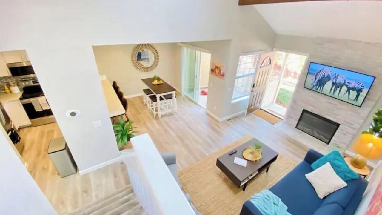 Photo of Livingroom in Aurora