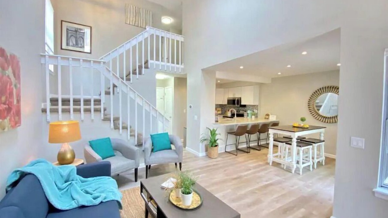 Photo of Livingroom in Aurora
