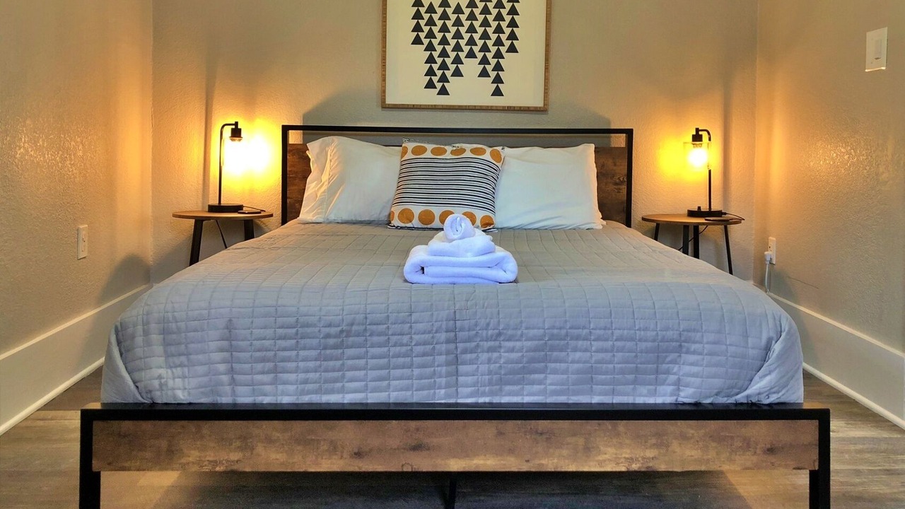 Photo of Bedroom in Edgewater