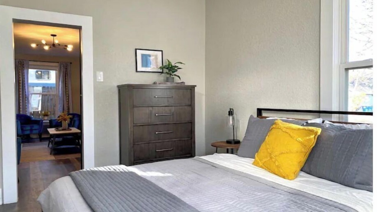 Photo of Bedroom in Edgewater