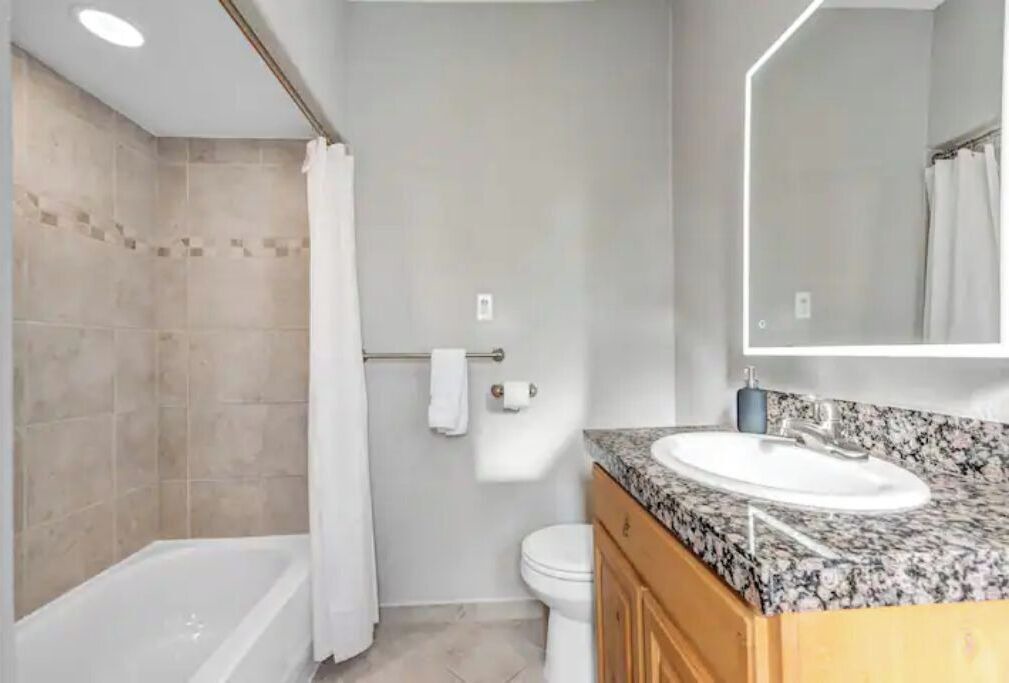 Photo of Bathroom in Edgewater