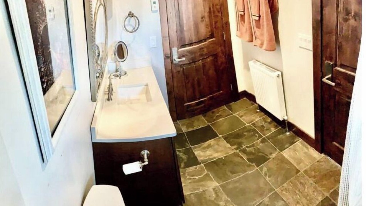 Photo of Bathroom in Carbondale