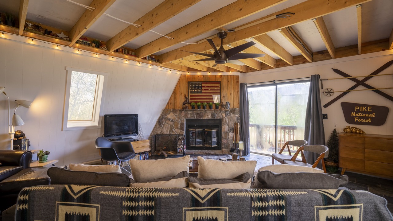 Photo of Livingroom in Stagetop