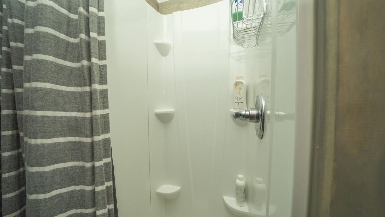 Photo of Bathroom in Stagetop
