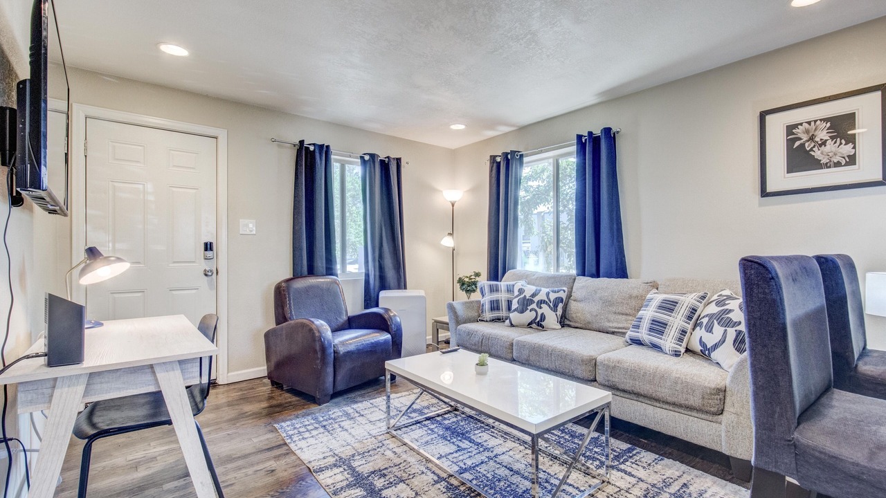 Photo of Livingroom in Lakewood