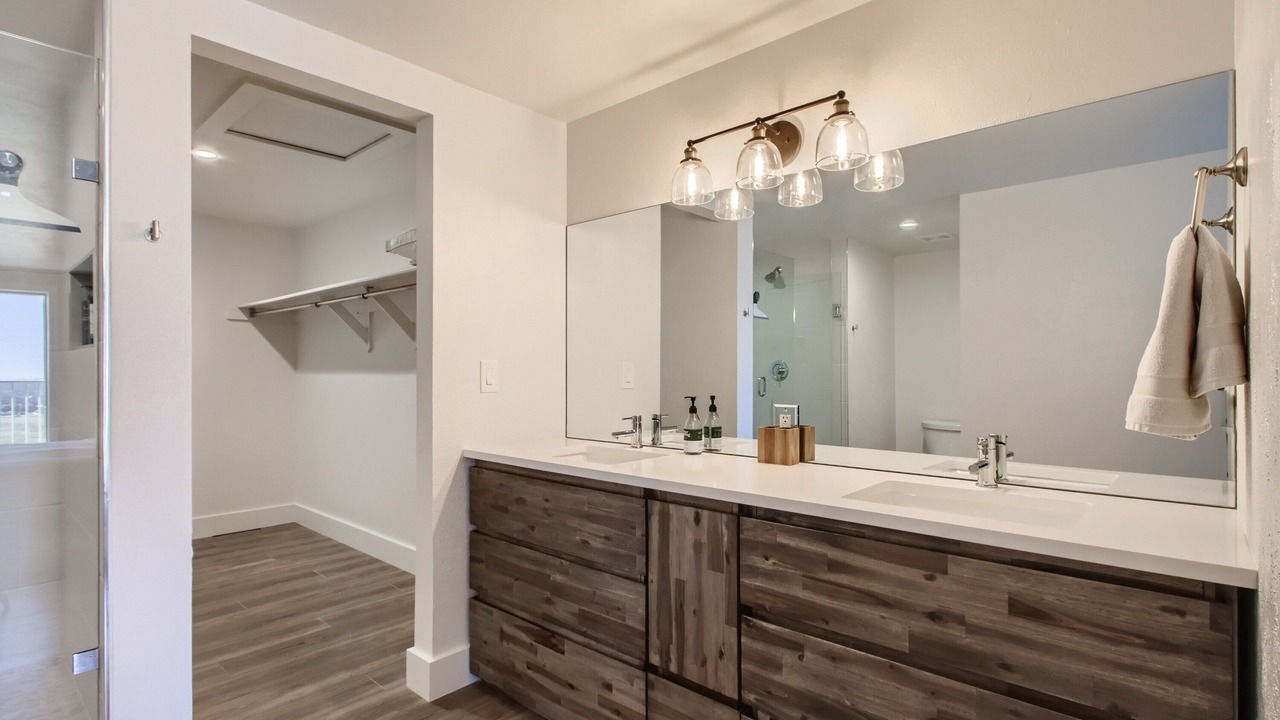 Photo of Bathroom in Golden