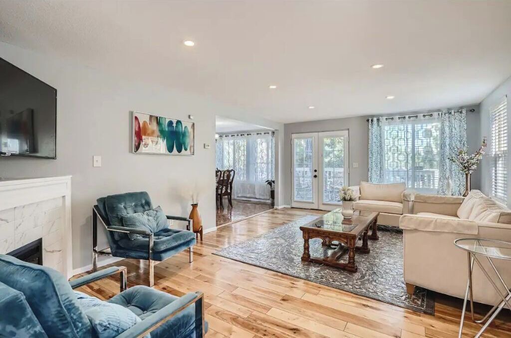 Photo of Livingroom in Aurora