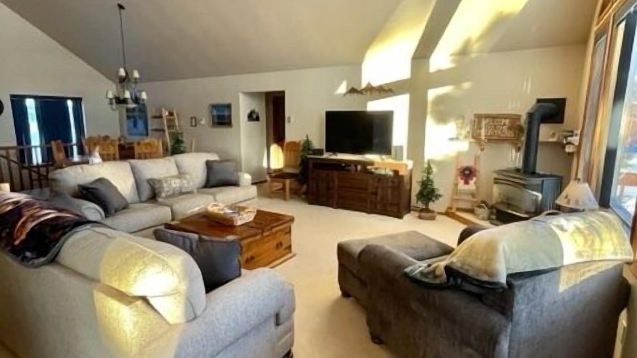 Photo of Livingroom in Lake Hatcher Park