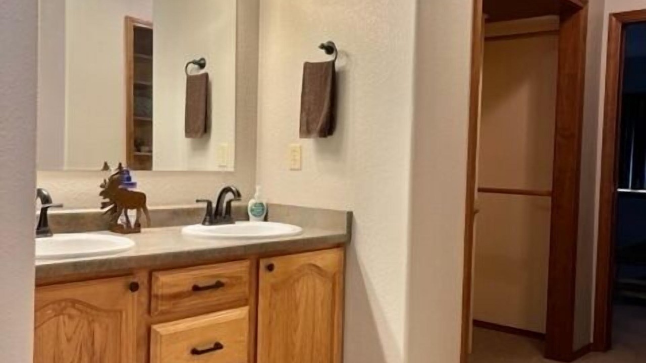 Photo of Bathroom in Lake Hatcher Park