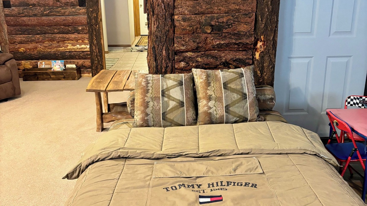 Photo of Bedroom in Lake Hatcher Park
