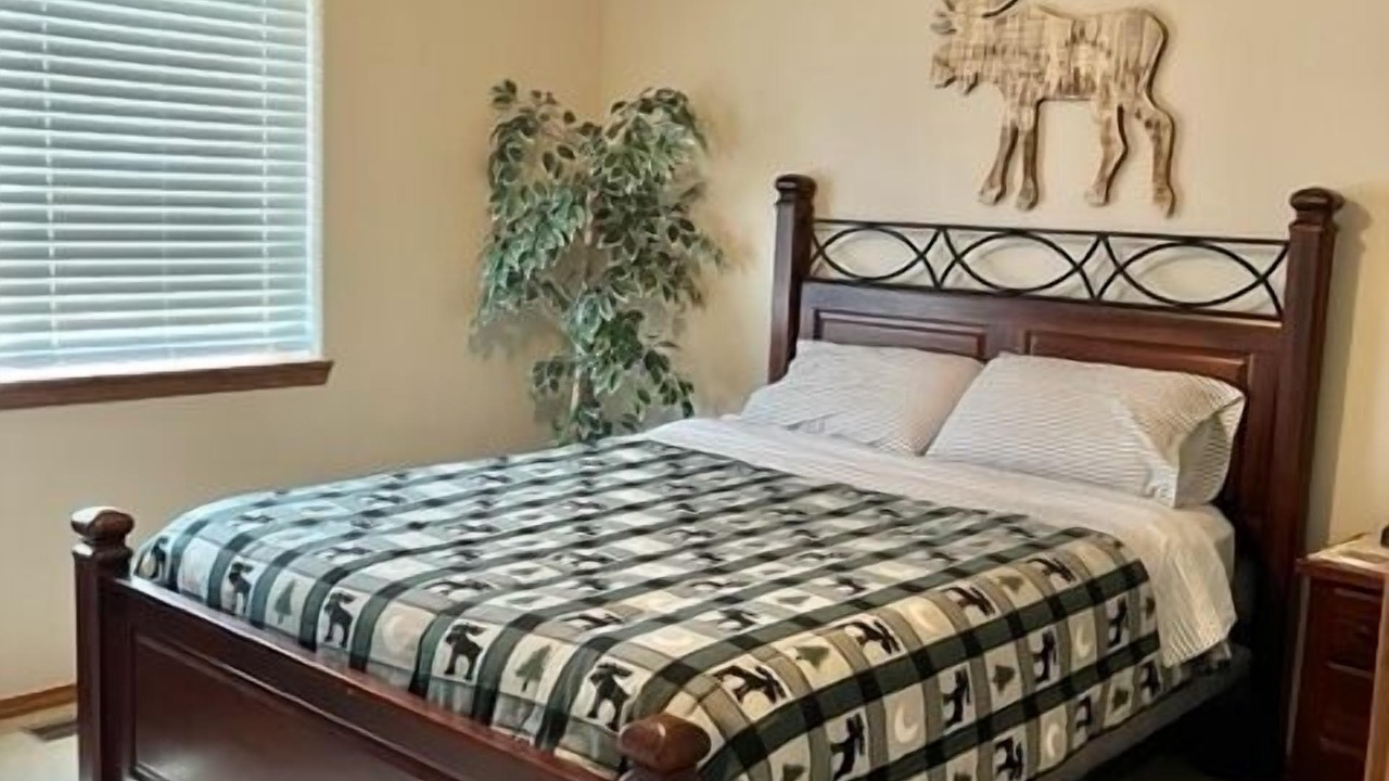 Photo of Bedroom in Lake Hatcher Park
