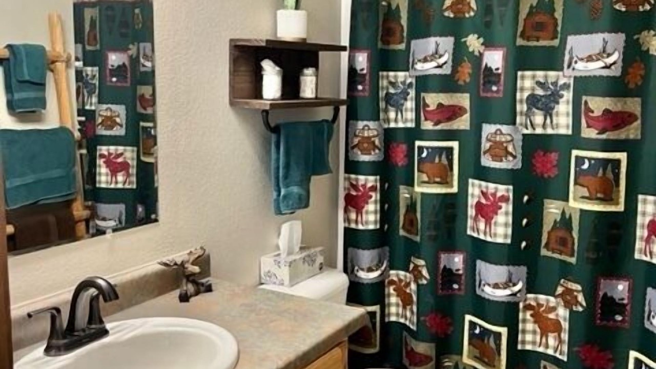 Photo of Bathroom in Lake Hatcher Park