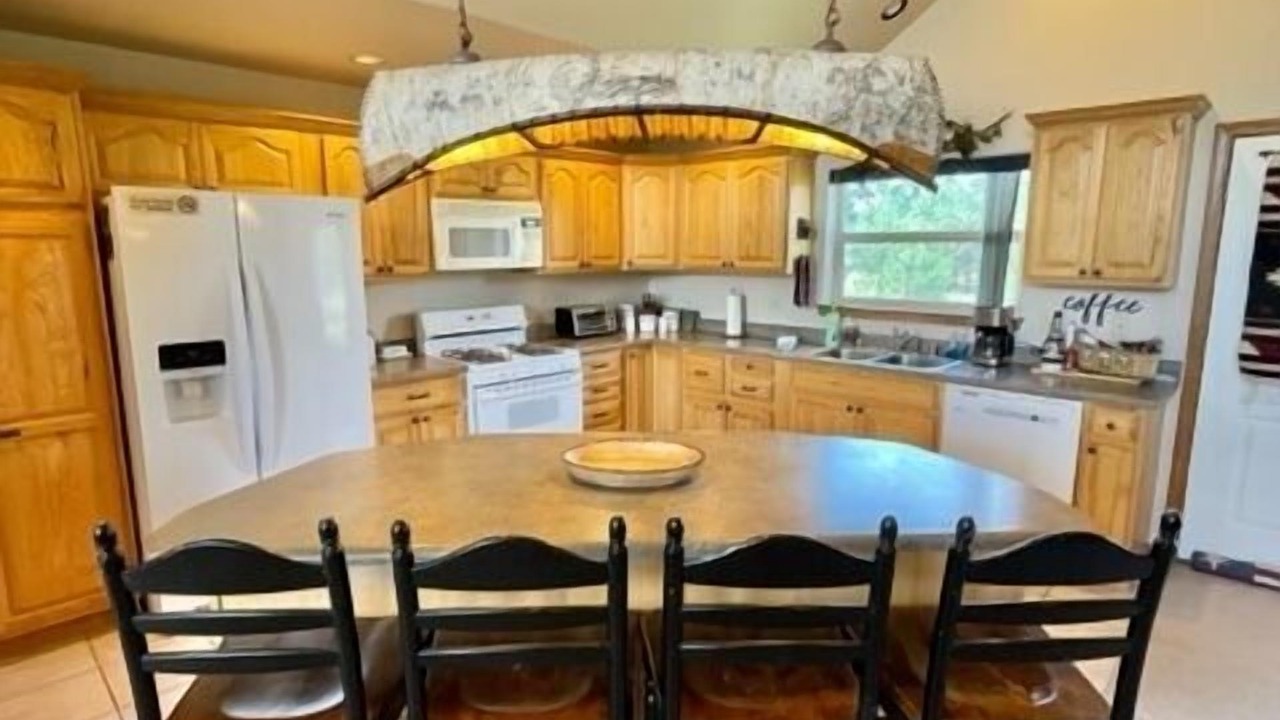 Photo of Kitchen in Lake Hatcher Park