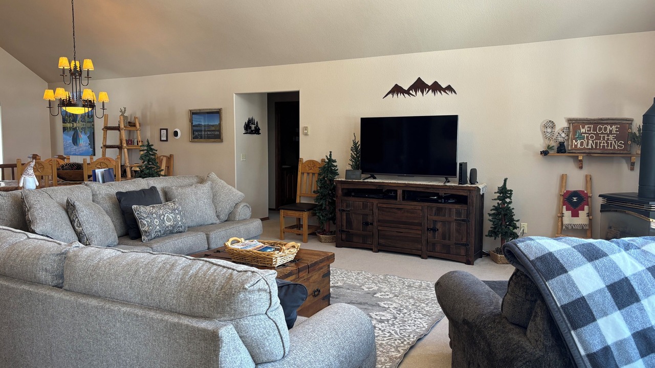 Photo of Livingroom in Lake Hatcher Park