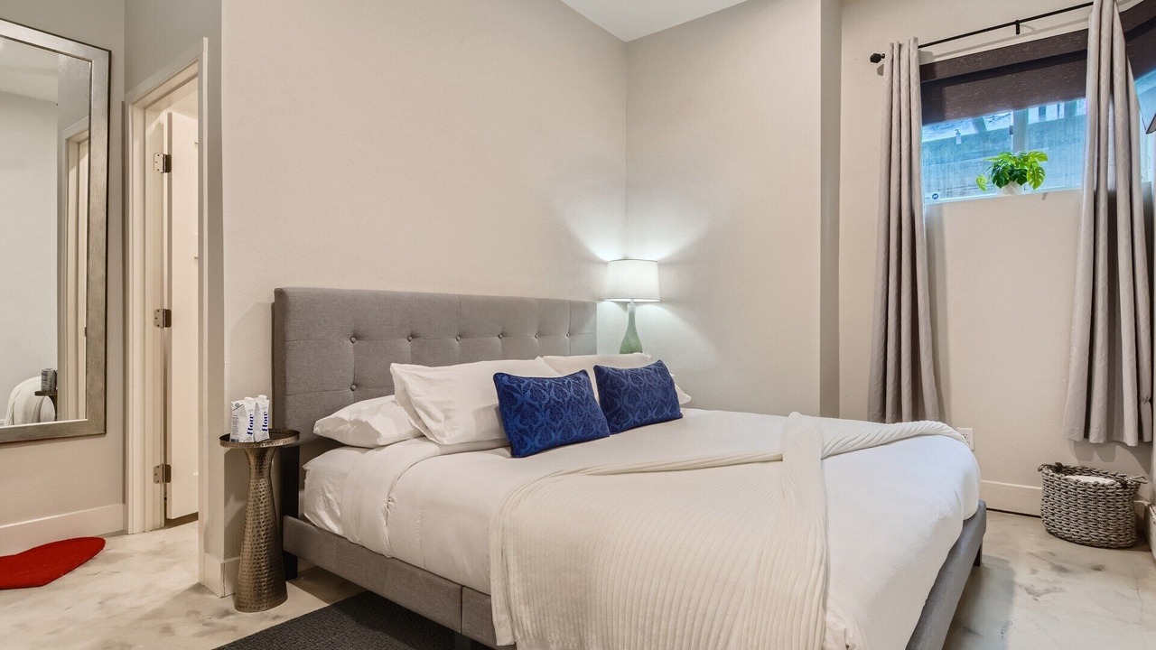 Photo of Bedroom in Old North End