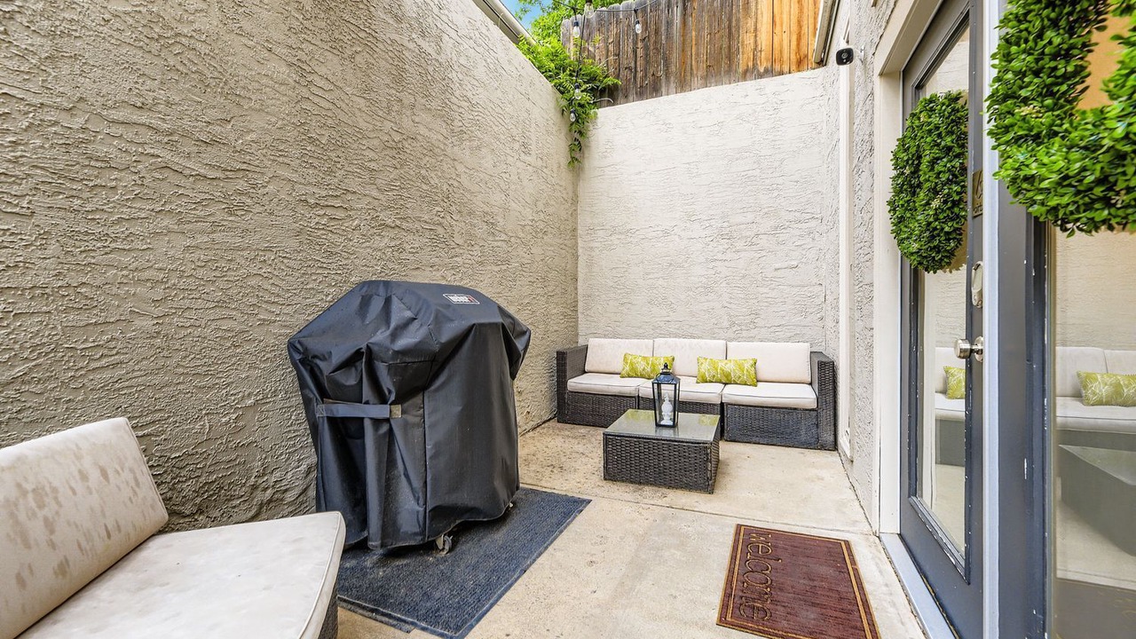 Photo of Patio Balcony in Old North End