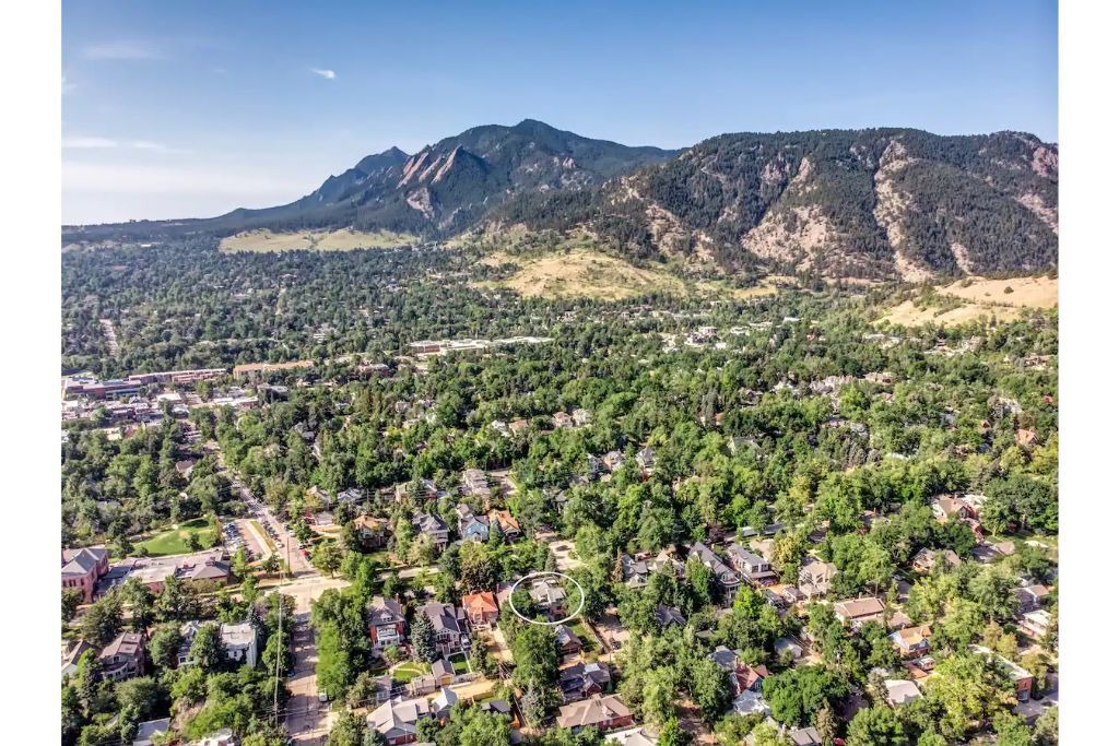 Photo of Outdoor in Mapleton Hill
