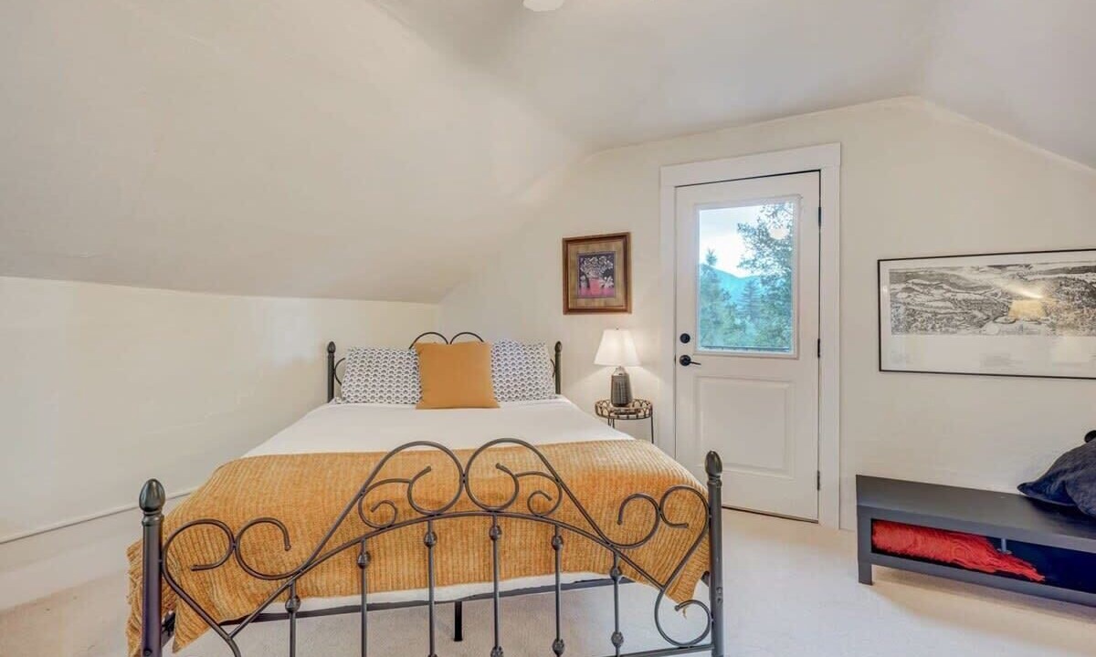 Photo of Bedroom in Monument