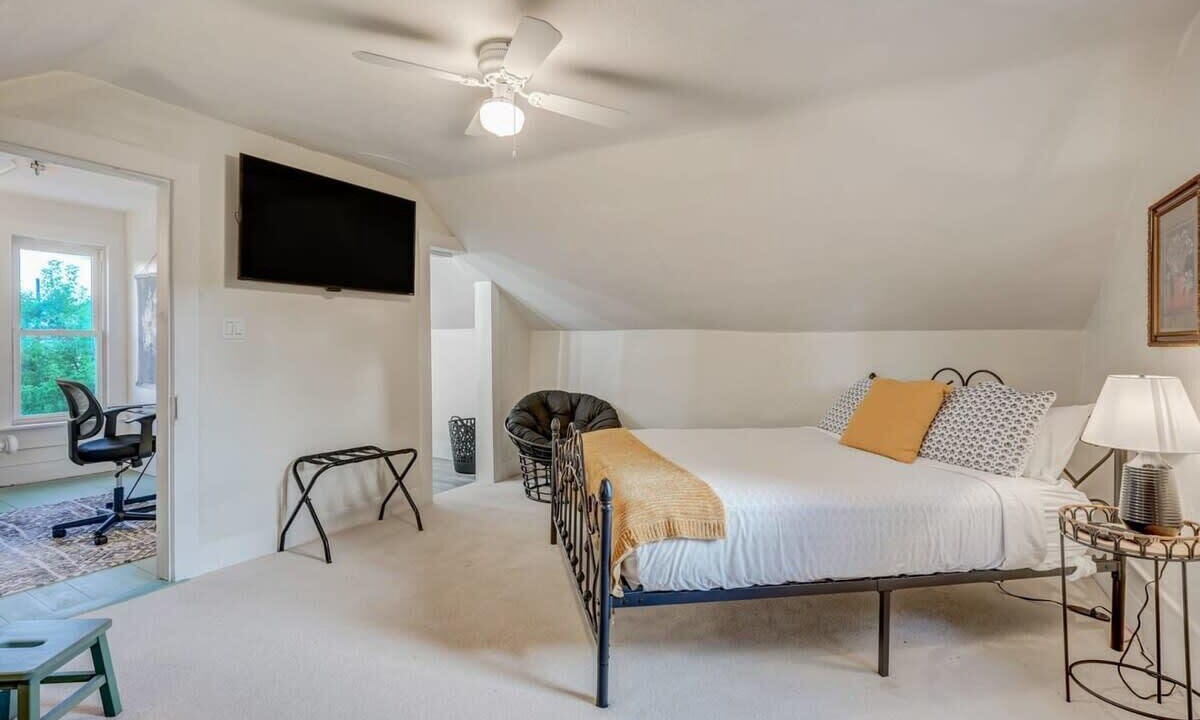 Photo of Bedroom in Monument