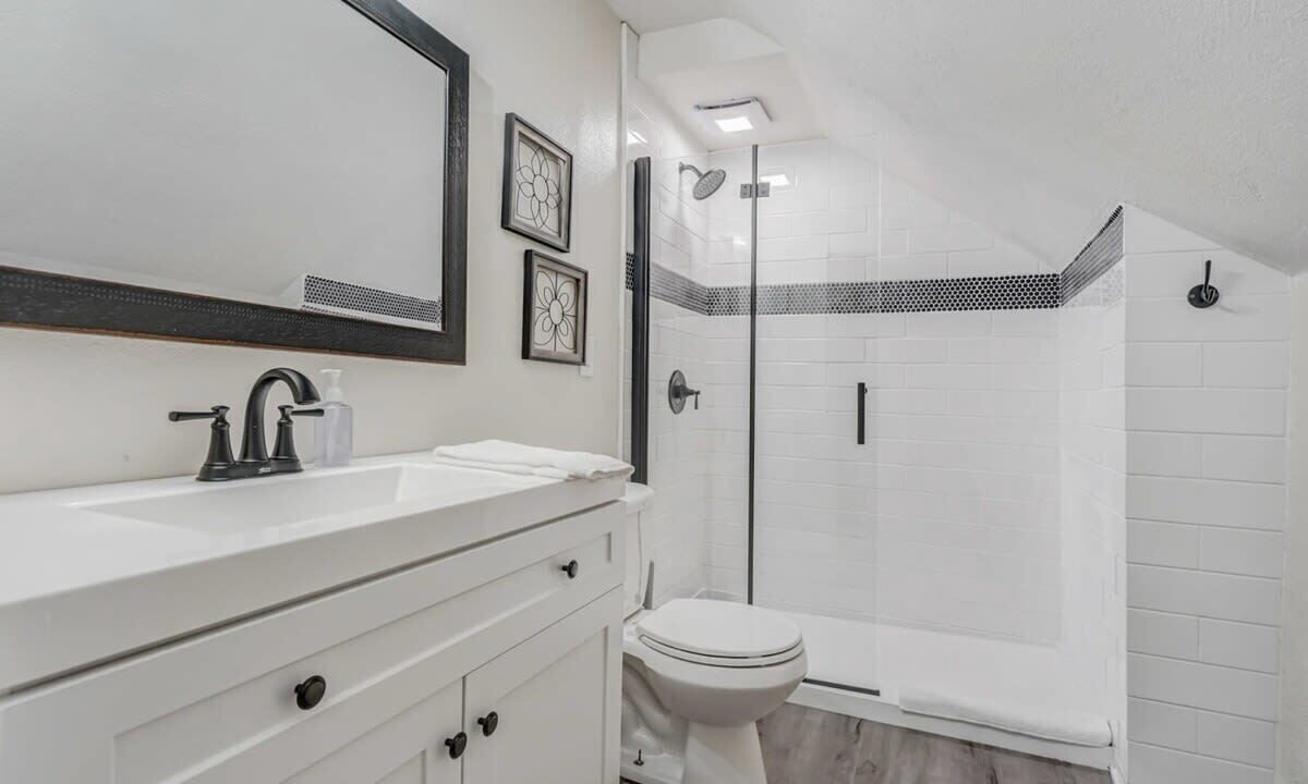 Photo of Bathroom in Monument