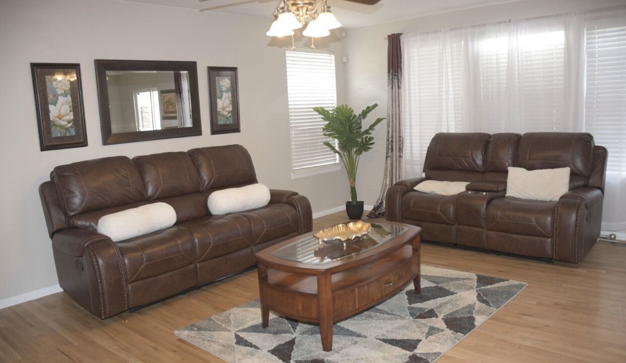 Photo of Livingroom in Aurora