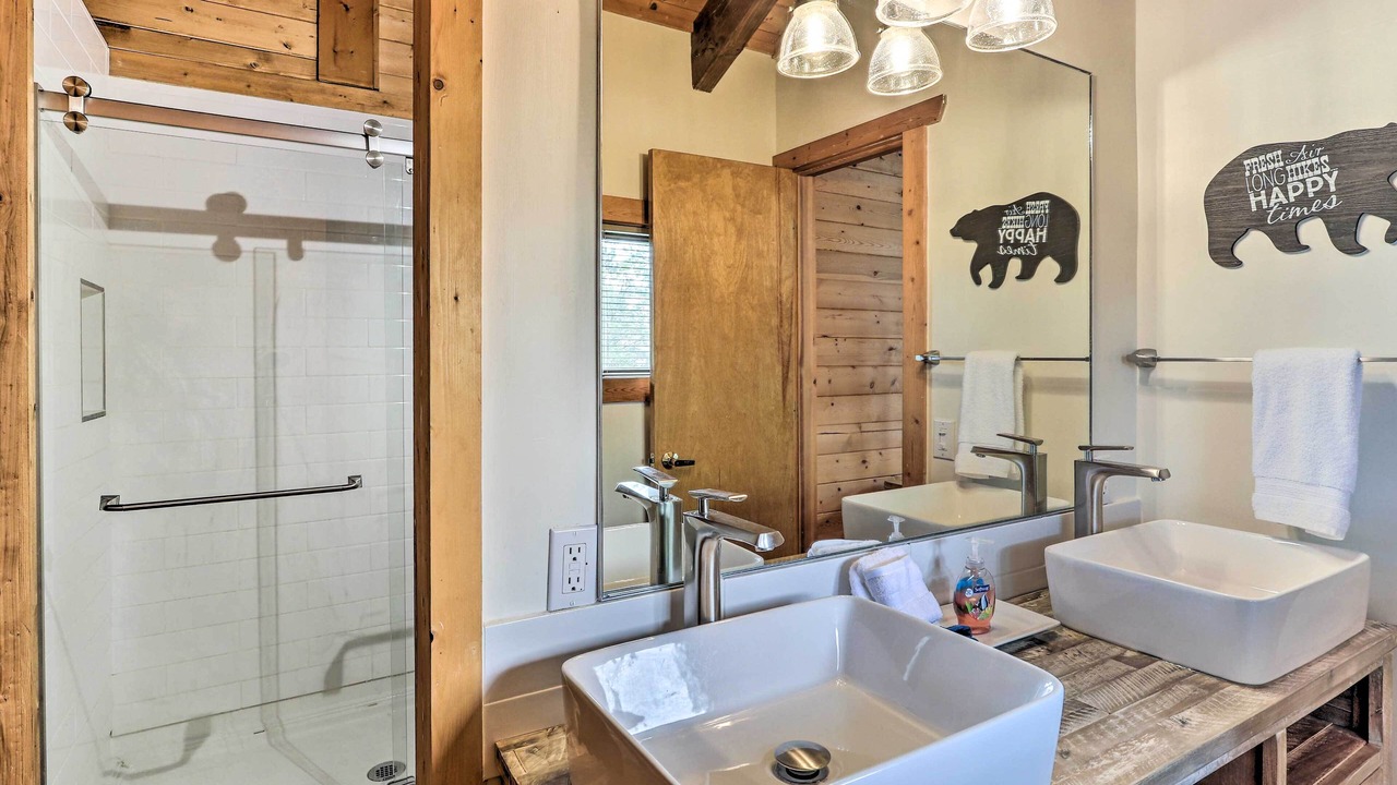 Photo of Bathroom in Twin Creek Village