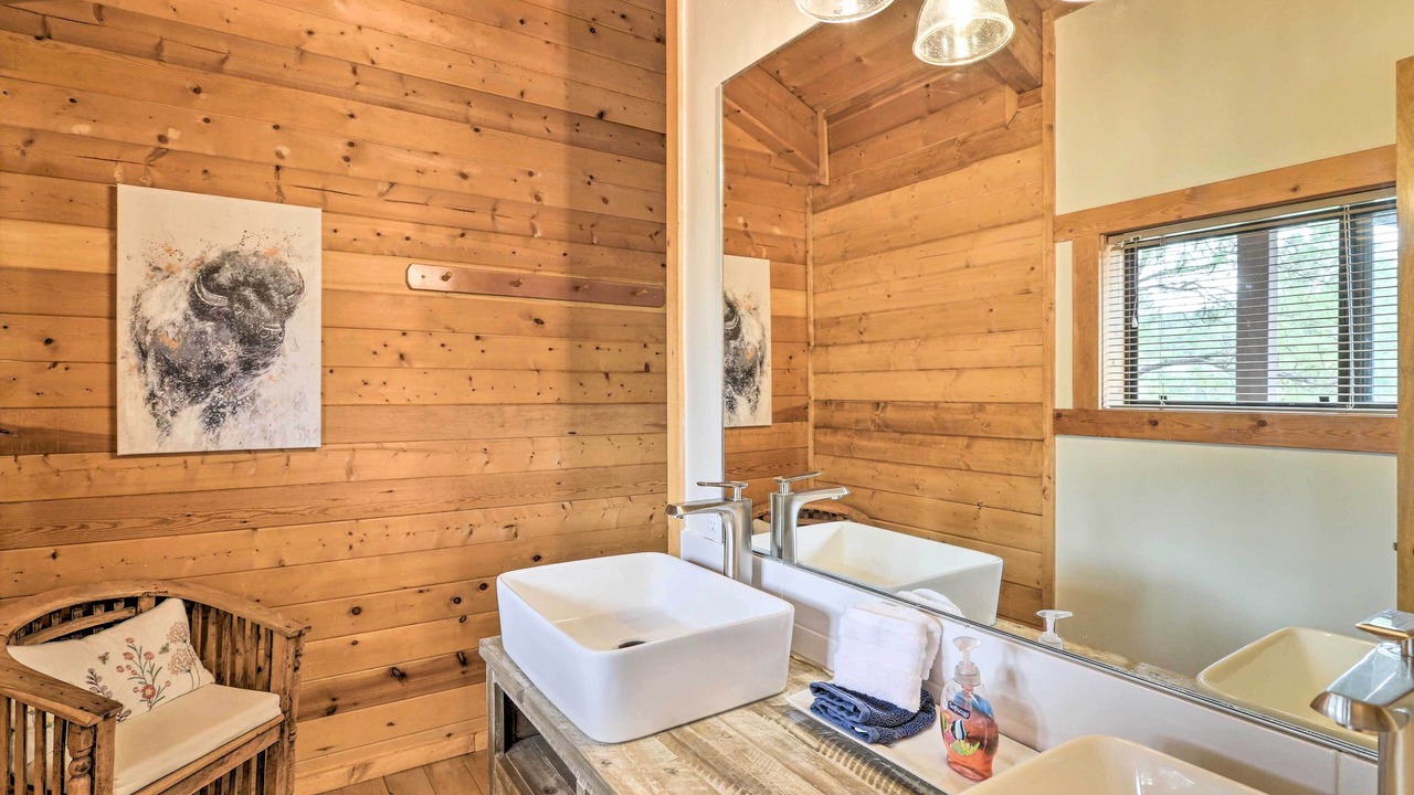 Photo of Bathroom in Twin Creek Village