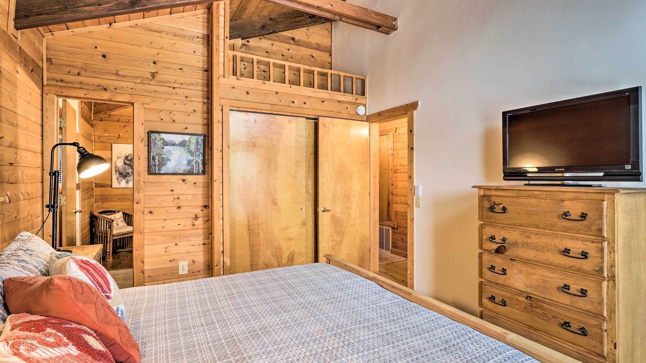 Photo of Bedroom in Twin Creek Village