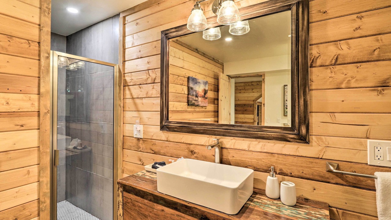 Photo of Bathroom in Twin Creek Village