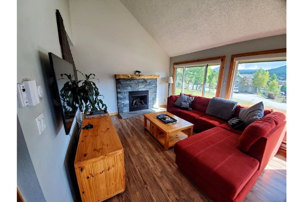 Photo of Livingroom in Summit Cove