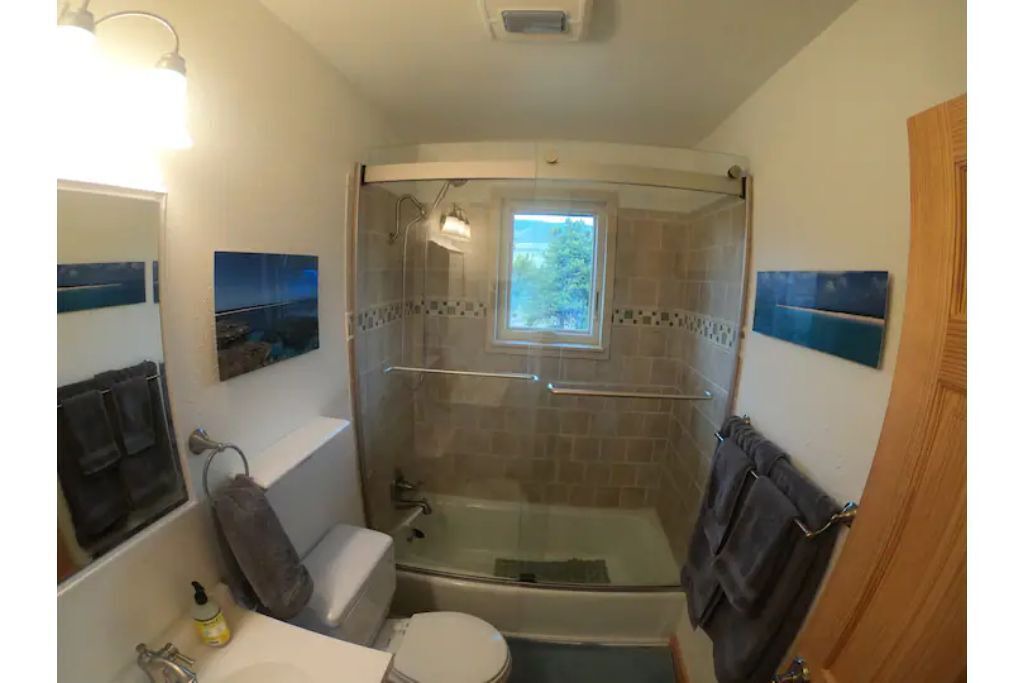 Photo of Bathroom in Summit Cove