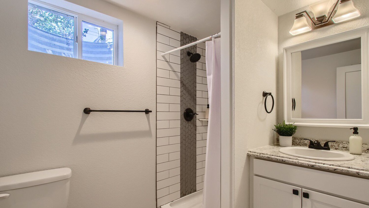 Photo of Bathroom in Alta Vista Area