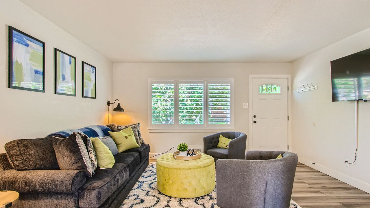 Photo of Livingroom in Alta Vista Area