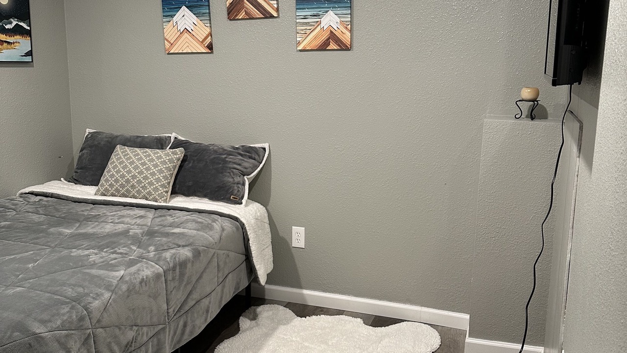 Photo of Bedroom in Ken Caryl
