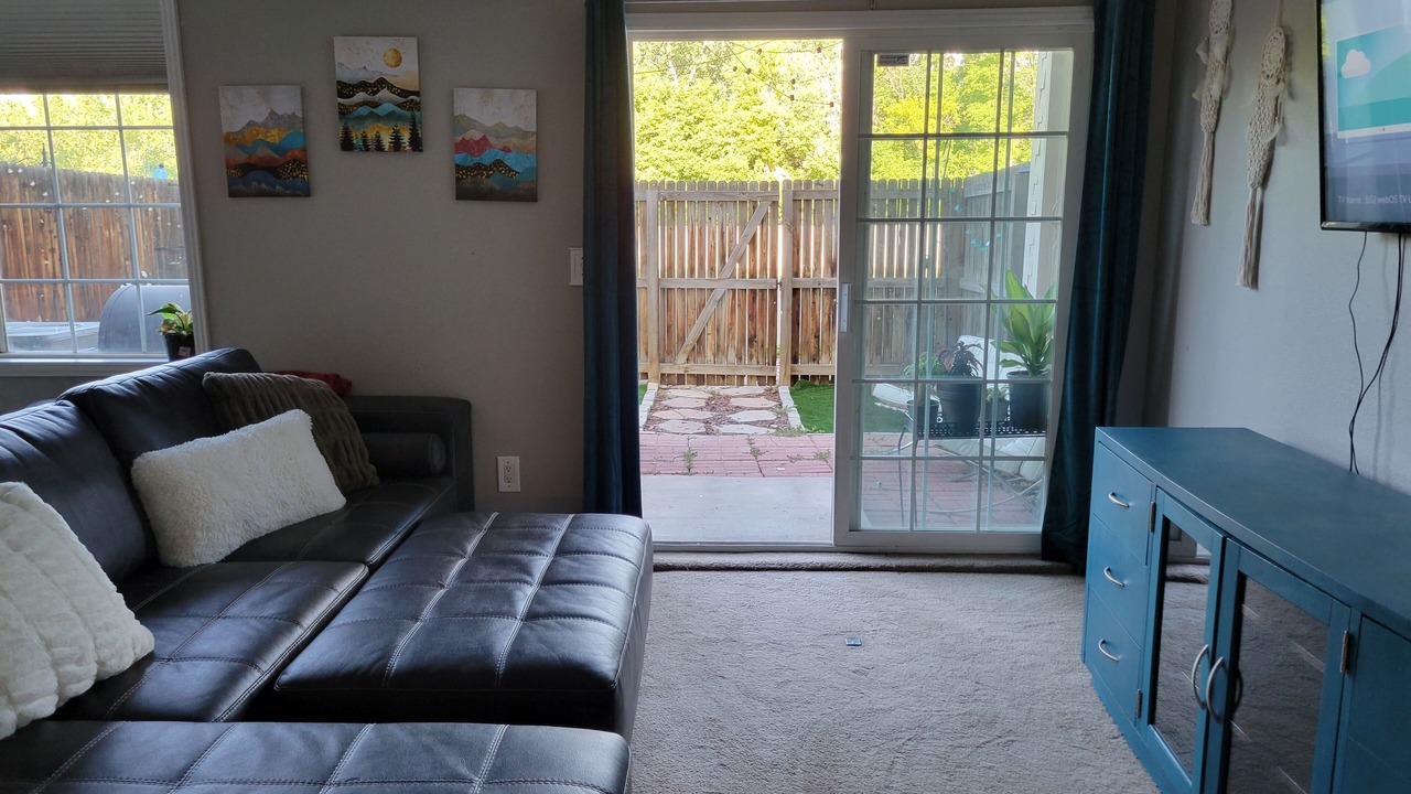 Photo of Livingroom in Ken Caryl