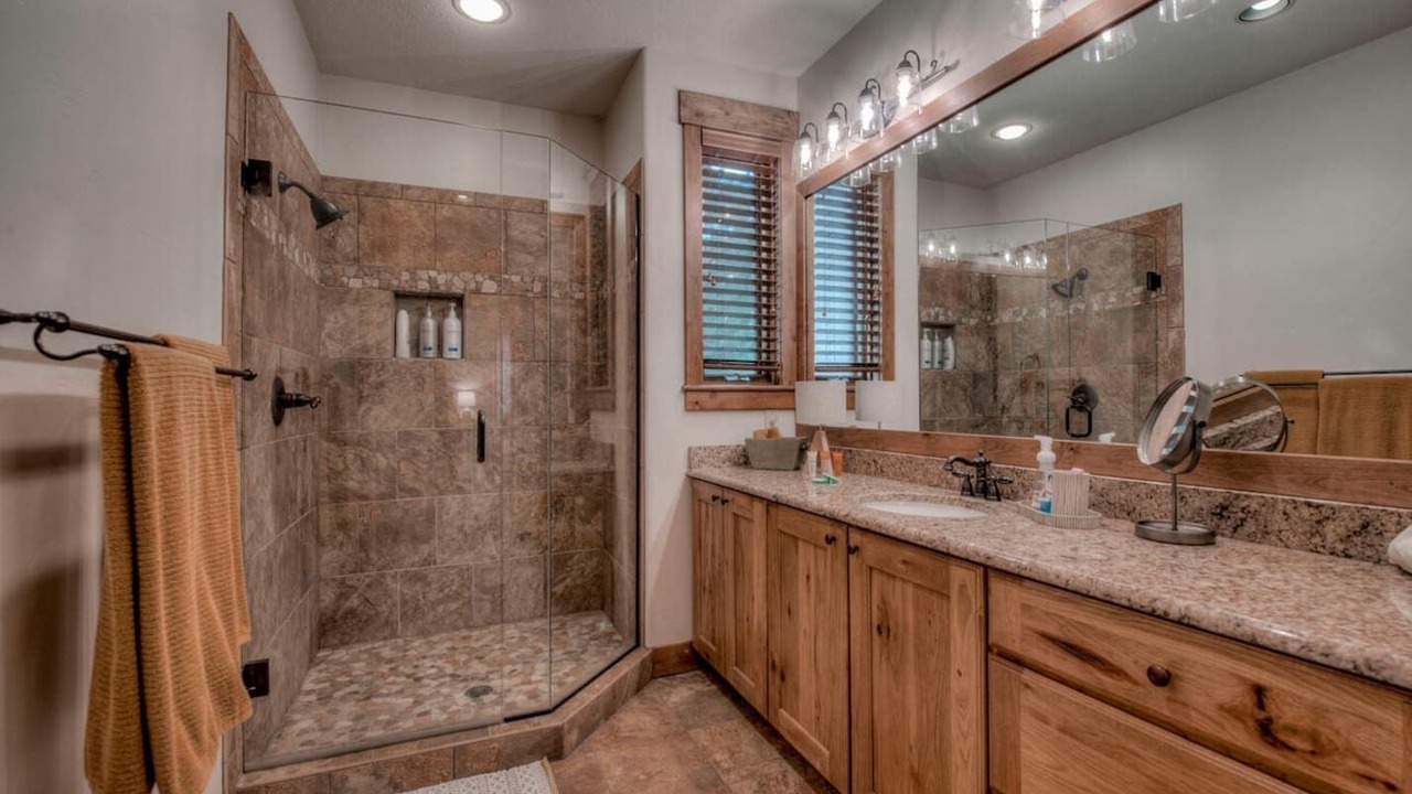 Photo of Bathroom in Three Peaks