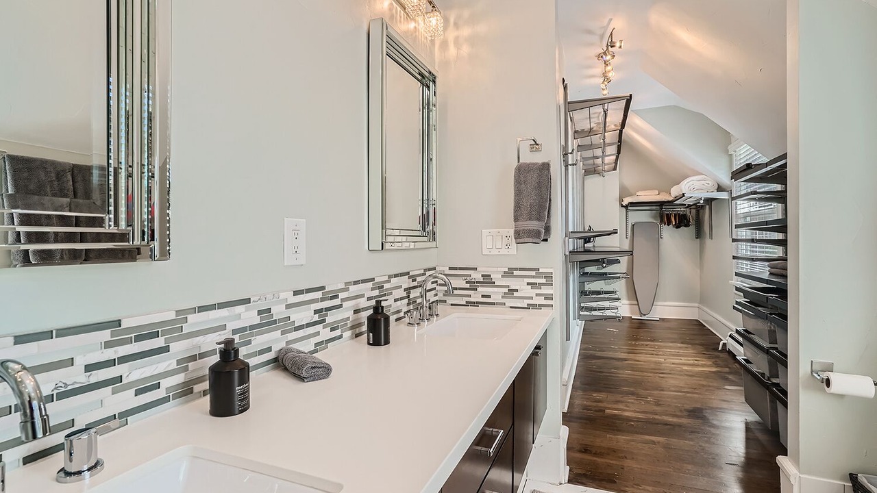 Photo of Bathroom in Congress Park