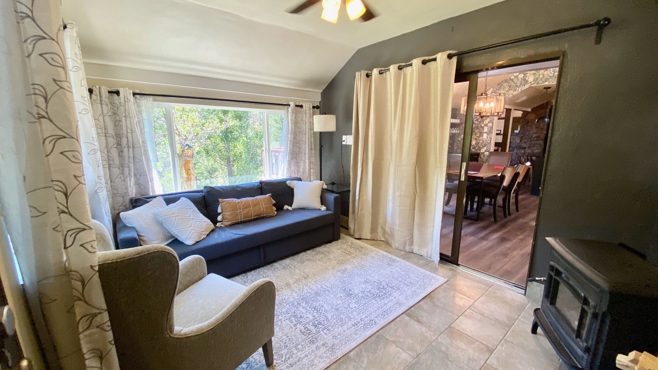 Photo of Livingroom in Beulah