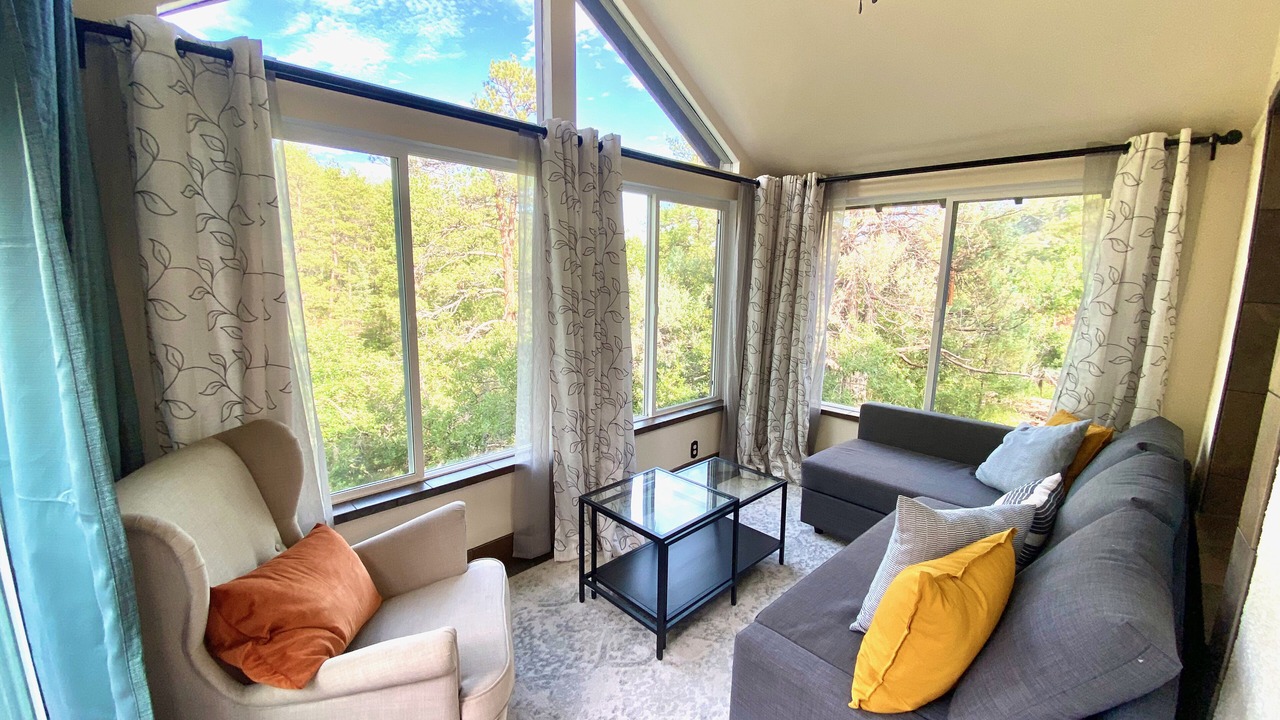 Photo of Livingroom in Beulah