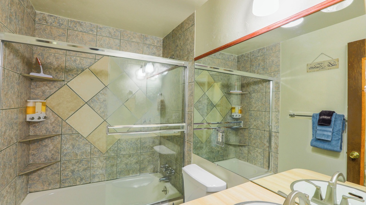 Photo of Bathroom in Scenic Heights