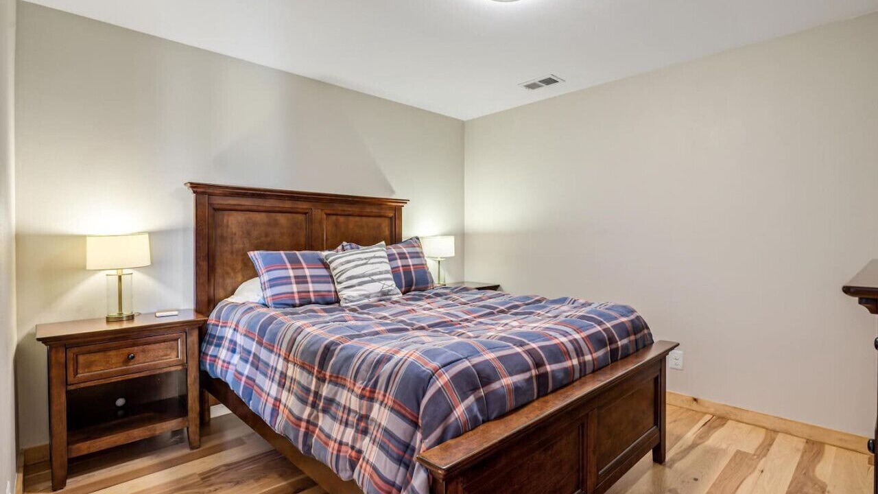 Photo of Bedroom in Michigan Hill