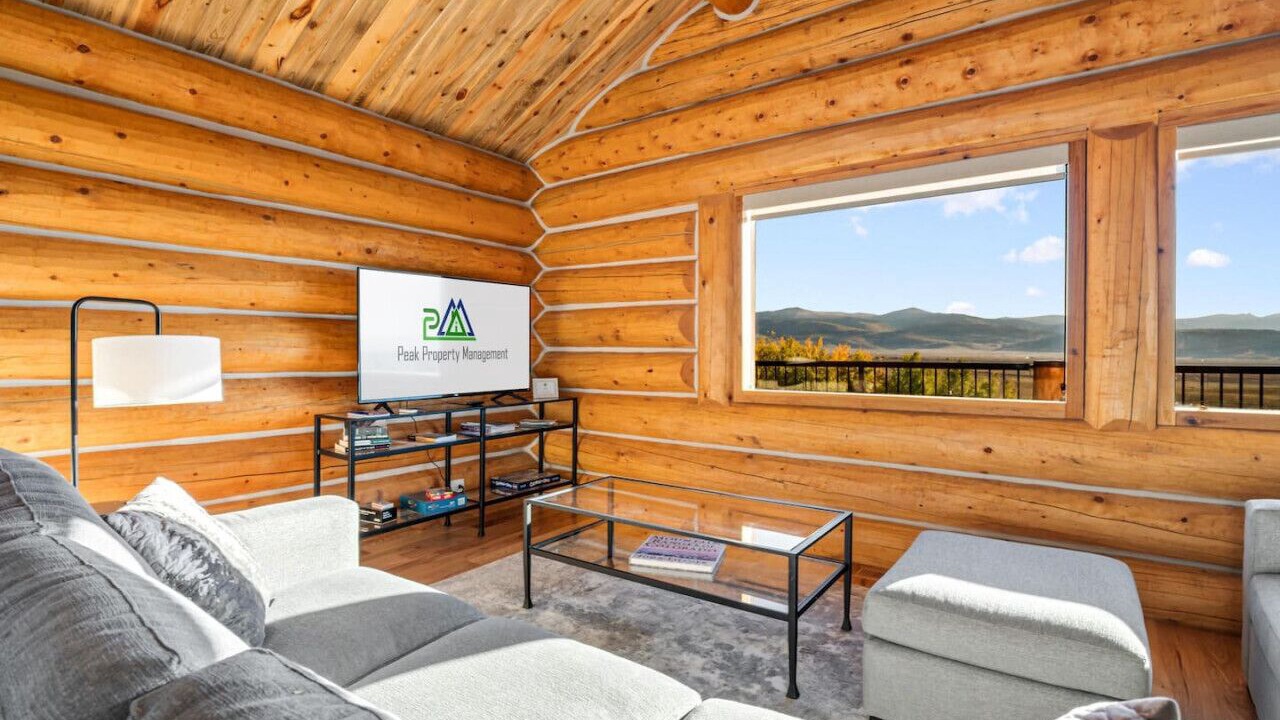 Photo of Livingroom in Michigan Hill