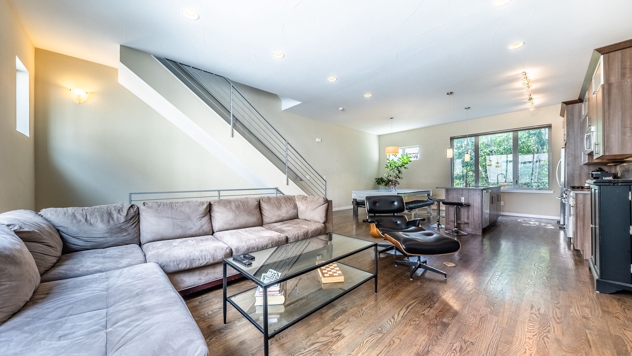 Photo of Livingroom in Highland