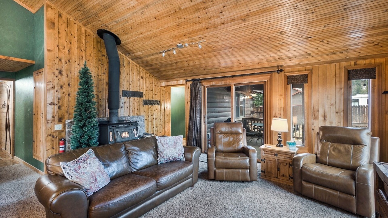 Photo of Bedroom in South Fork