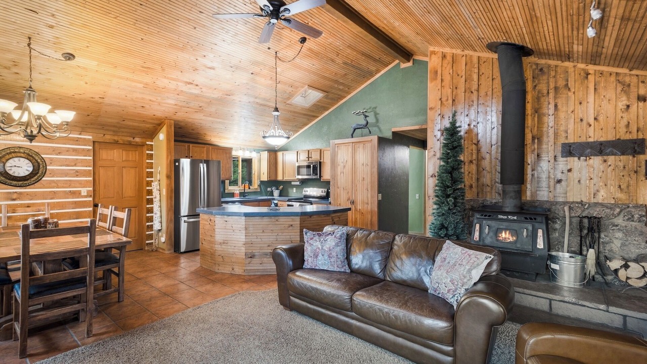 Photo of Bedroom in South Fork