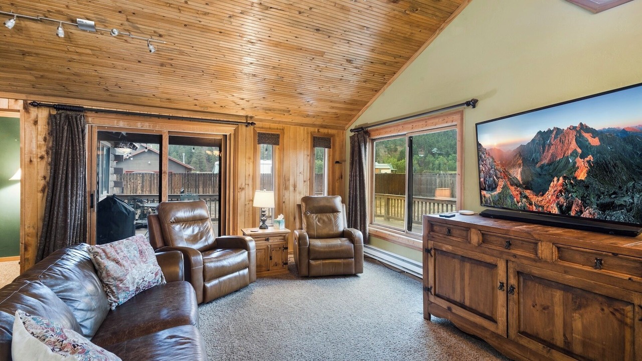 Photo of Bedroom in South Fork