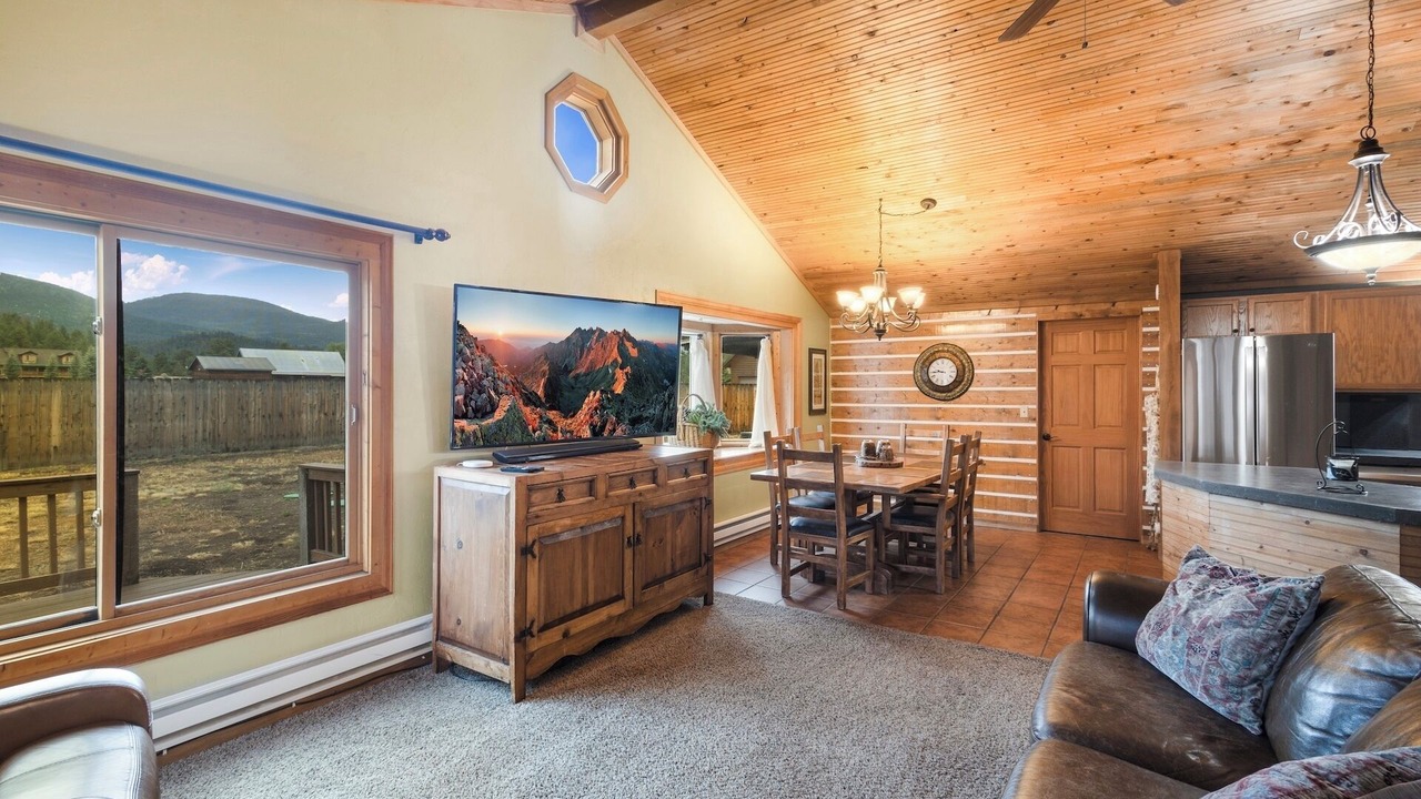 Photo of Bedroom in South Fork