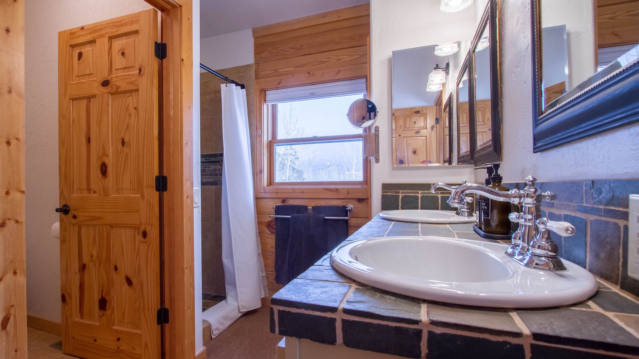 Photo of Bathroom in Bailey