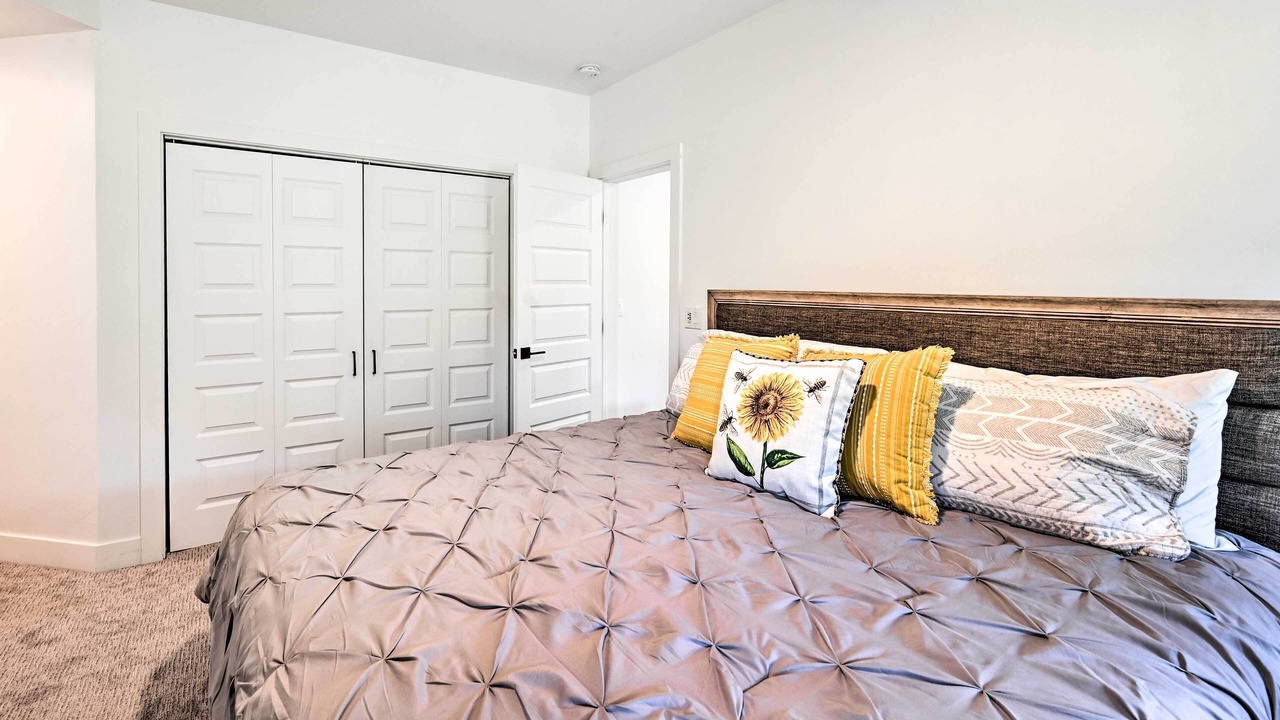 Photo of Bedroom in Oak Creek